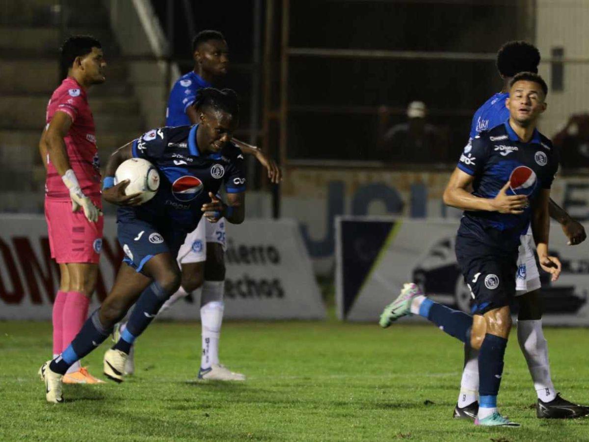 Con gol in extremis de Rubilio, Motagua rescata empate 2-2 ante Victoria