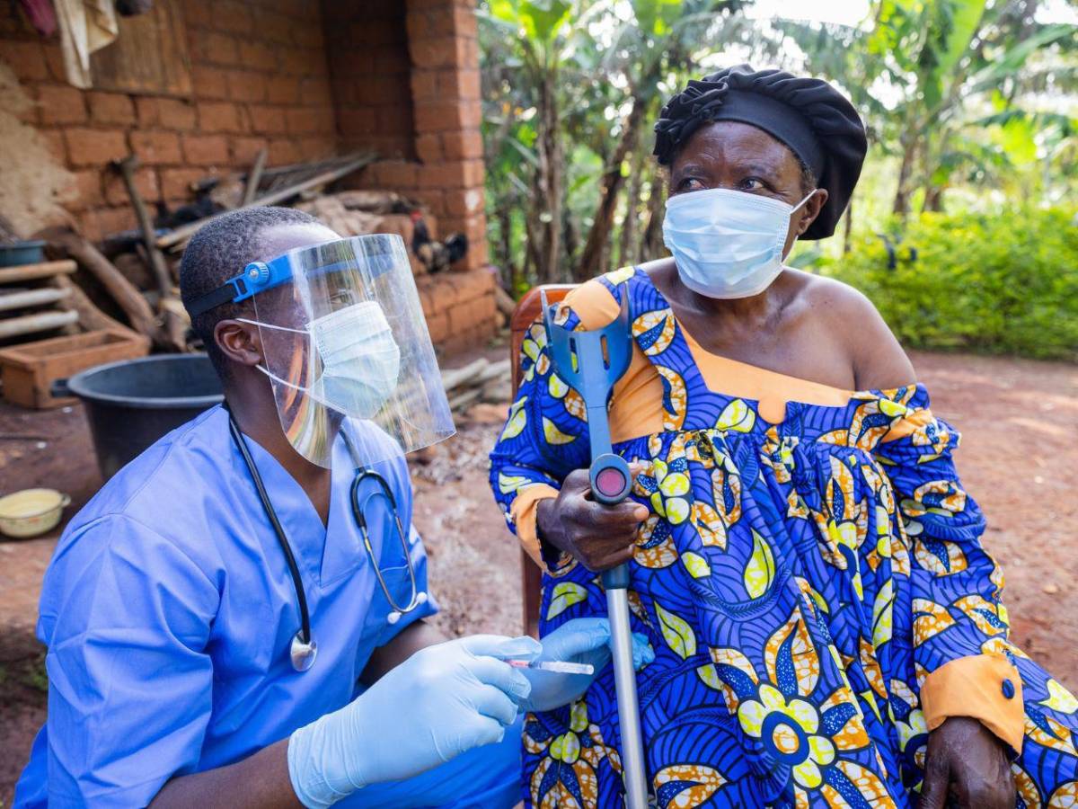¿Qué se sabe del brote de ébola que ya suma 80 muertes en RD del Congo?