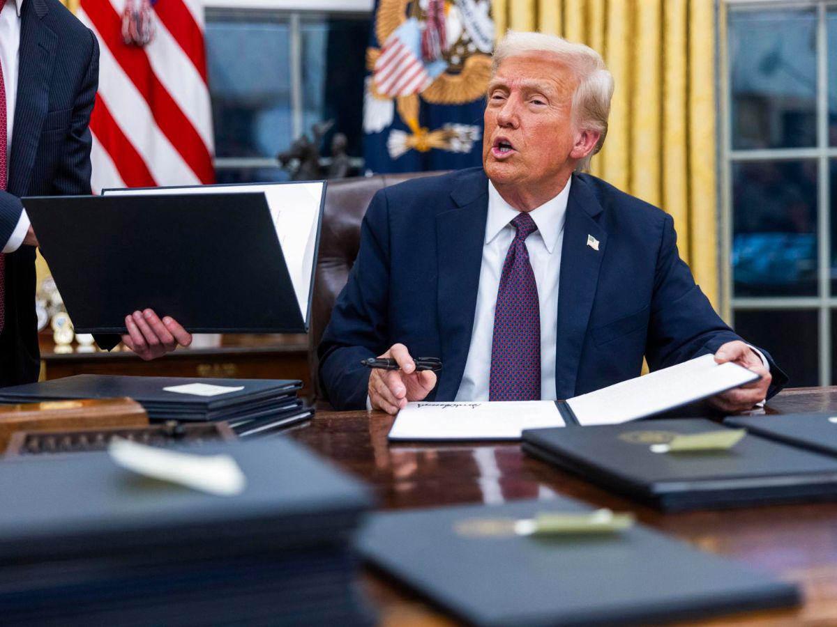 Ola de decretos ejecutivos: Las primeras medidas aprobadas por Trump tras su toma de posesión