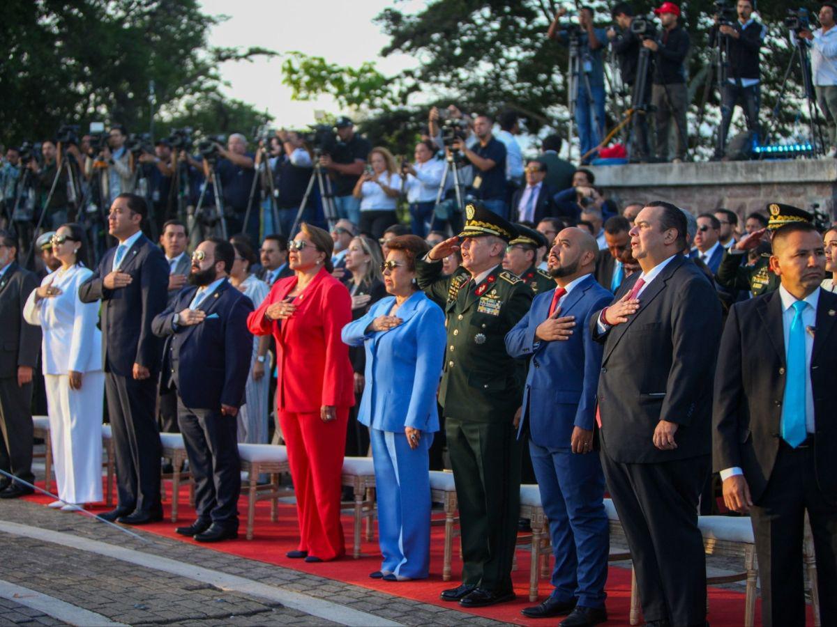 Honduras celebra el Día de la Bandera con izadas en distintas regiones del país