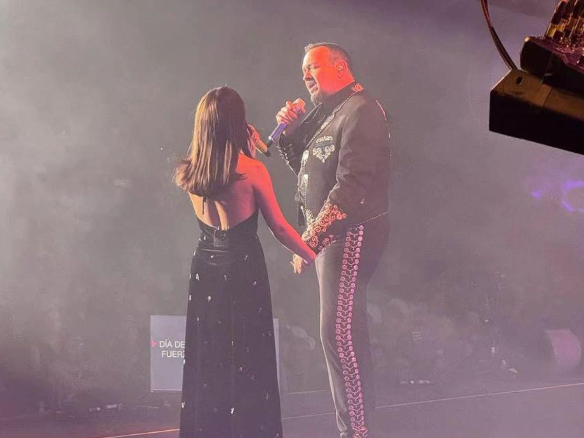 Pepe y Ángela Aguilar habrían exigido que nadie los mirara a los ojos en concierto en Guadalajara