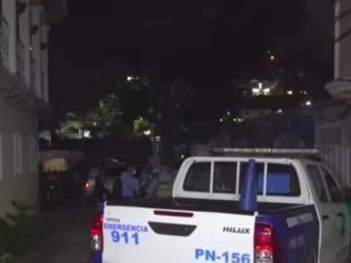 Yuli, agente de policía que fue asesinada en su casa; su pareja huyó