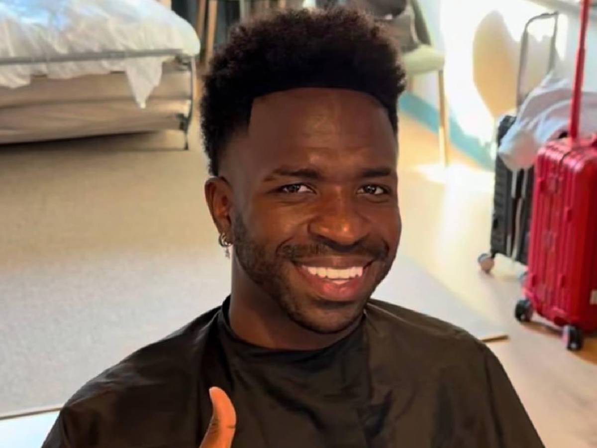 Vinicius roba suspiros tras pasar por el quirófano: El cambio físico del crack de Real Madrid