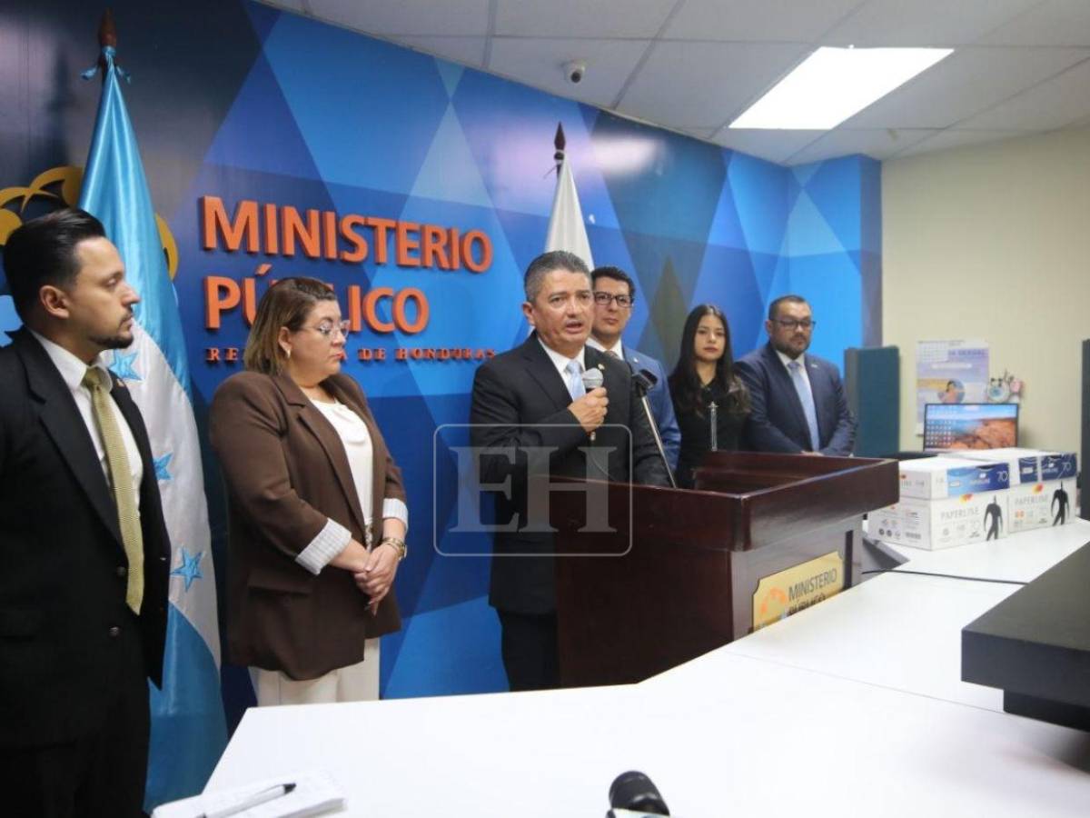 MP promete investigar sin sesgo juicios políticos, tras recibir expedientes