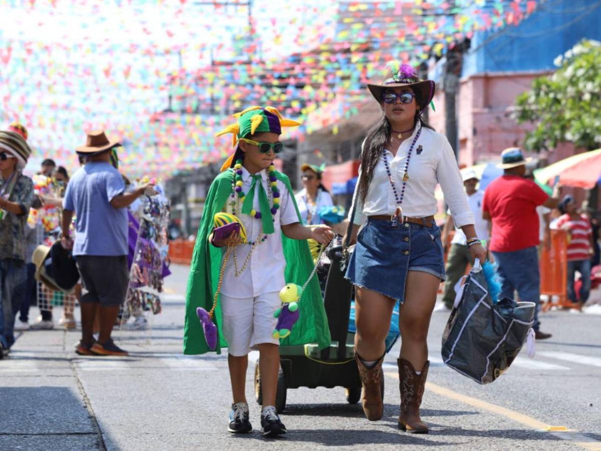 Belleza ceibeña, ambiente colorido y sorpresas: así se vive el cierre de la Feria Isidra 2026