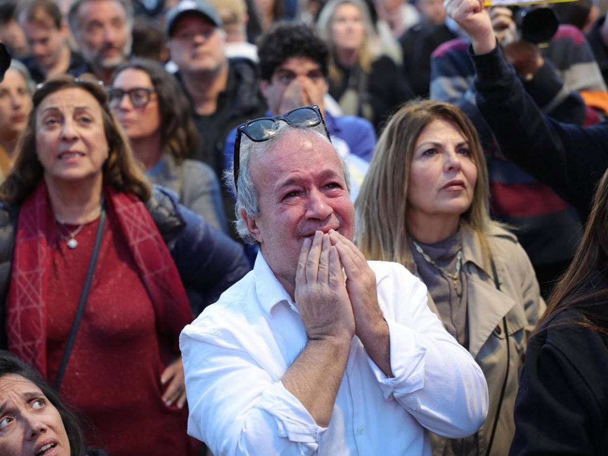 Dramático reencuentro entre rehenes liberadas por Hamás y sus familias
