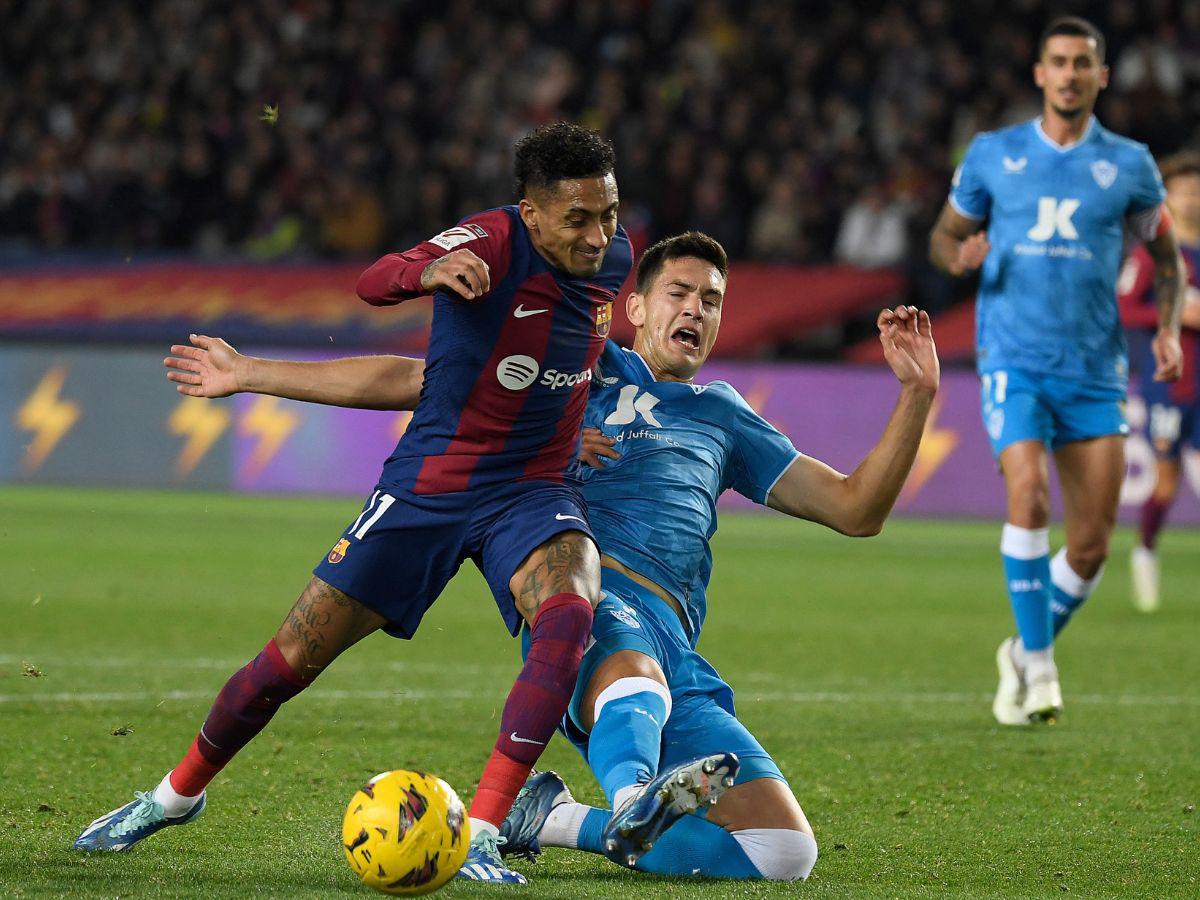 Barcelona sufre, pero gana 3-2 contra Almería, que es colista de LaLiga