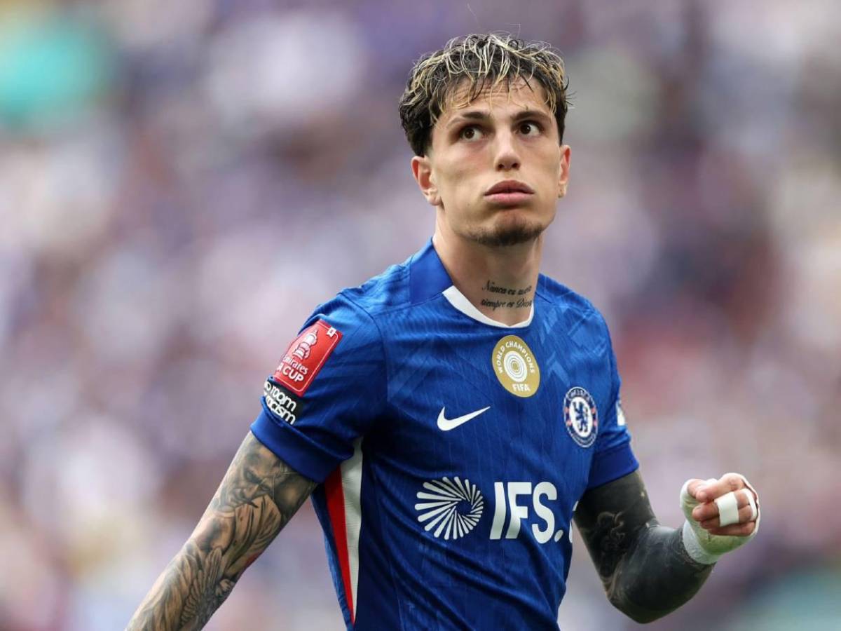 Fichajes: Olise al Real Madrid, el problema del Barcelona con Julián Álvarez y nuevo DT en Francia