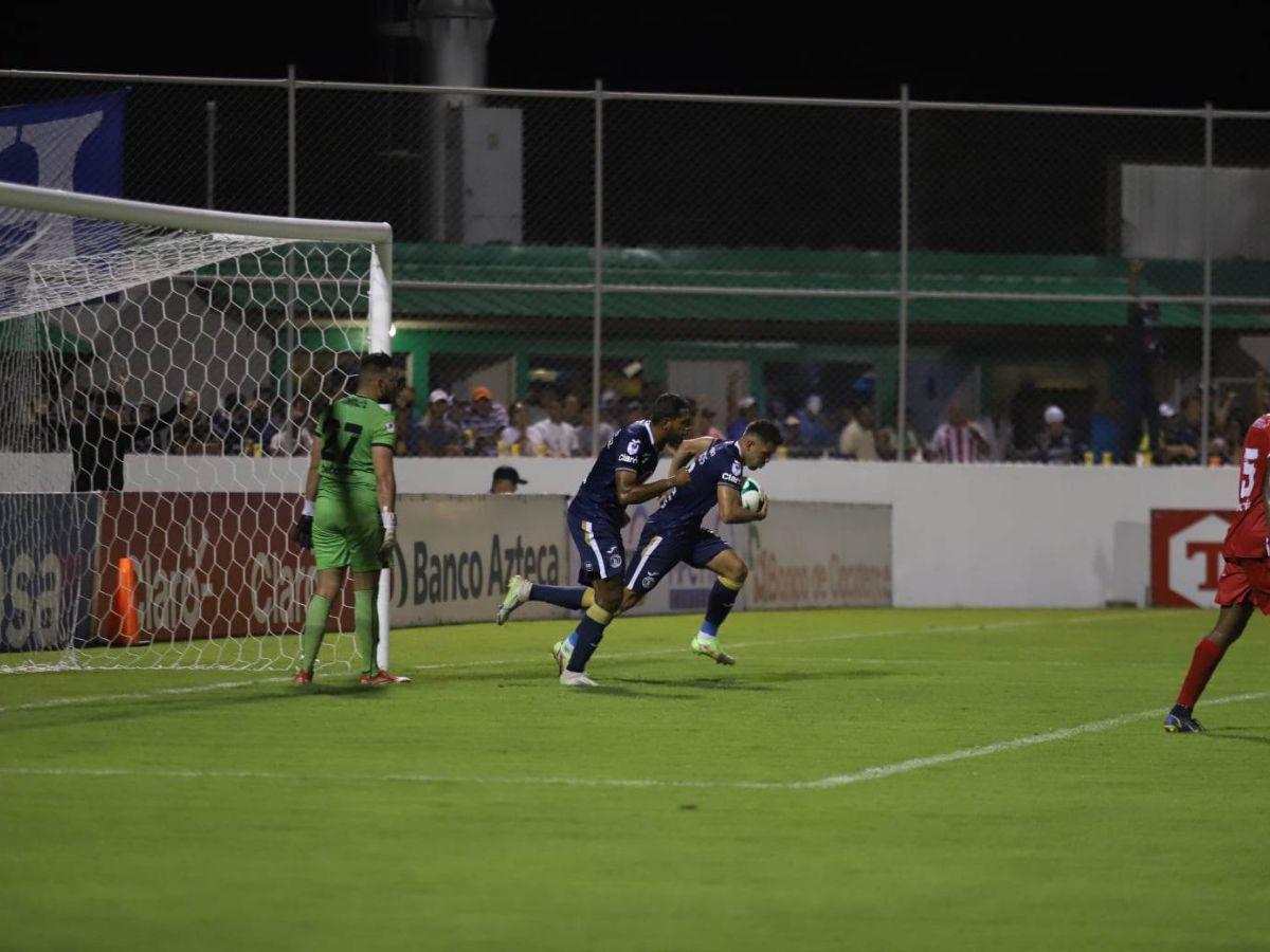 Un flojo Motagua rescata dramático empate 2-2 frente a Real Sociedad en Comayagua