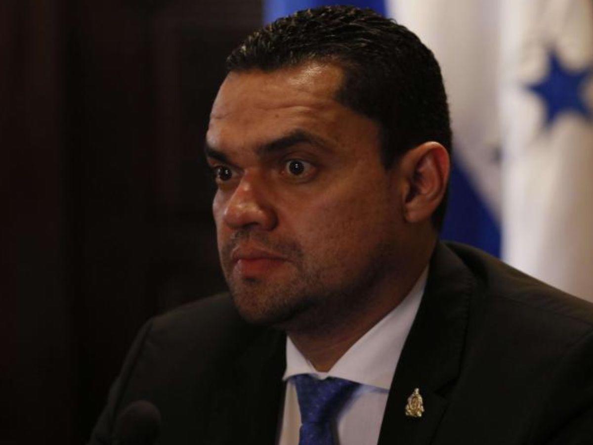 Tomás Zambrano denuncia que Libre “comienza la represión contra la oposición”