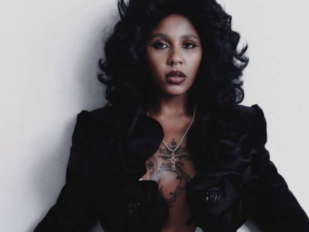 El polémico y revelador vestido de Tokischa en Premio Lo Nuestro 2026