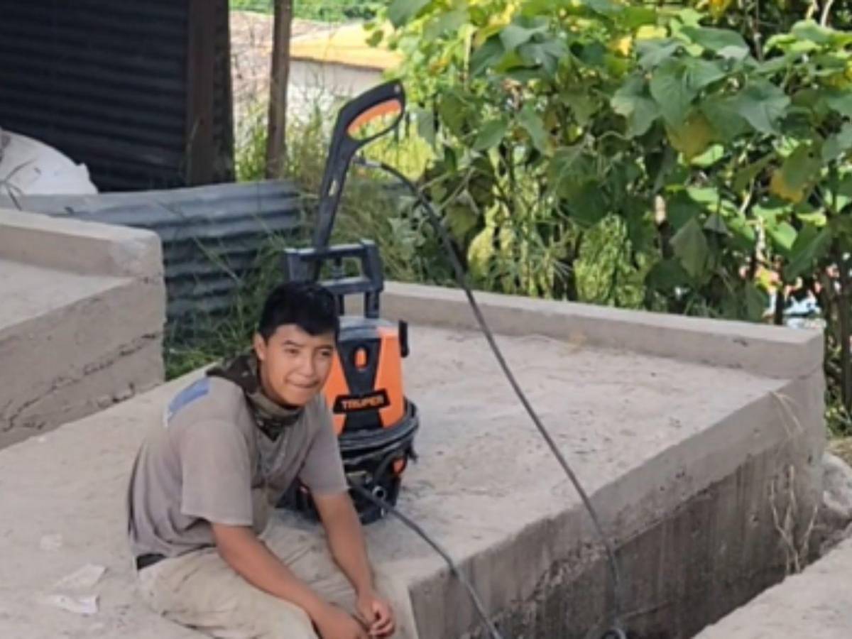 No lo quiero: Joven rechaza L20,000 que le dio Isis Cuéllar para carwash