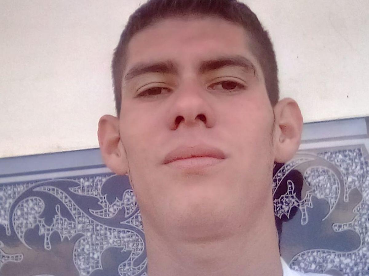 Guardia mató a motociclista, entregó su arma y luego se fue en bicicleta a un bar