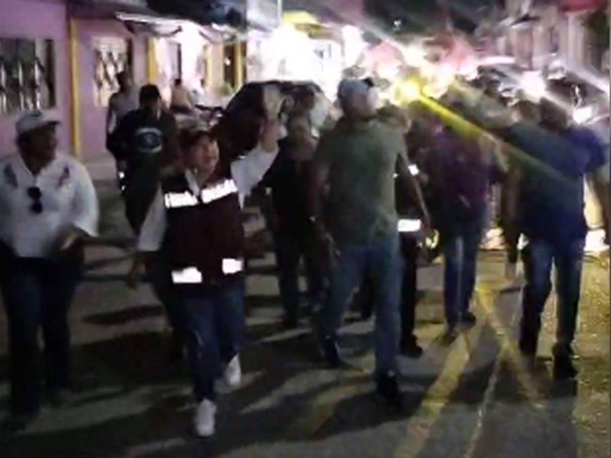 Así fue el brutal asesinato en vivo de candidata a la alcaldía en Texistepec, México