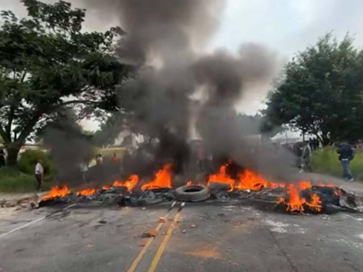 Enfrentamiento y varios detenidos dejó manifestación en carretera hacia Olancho