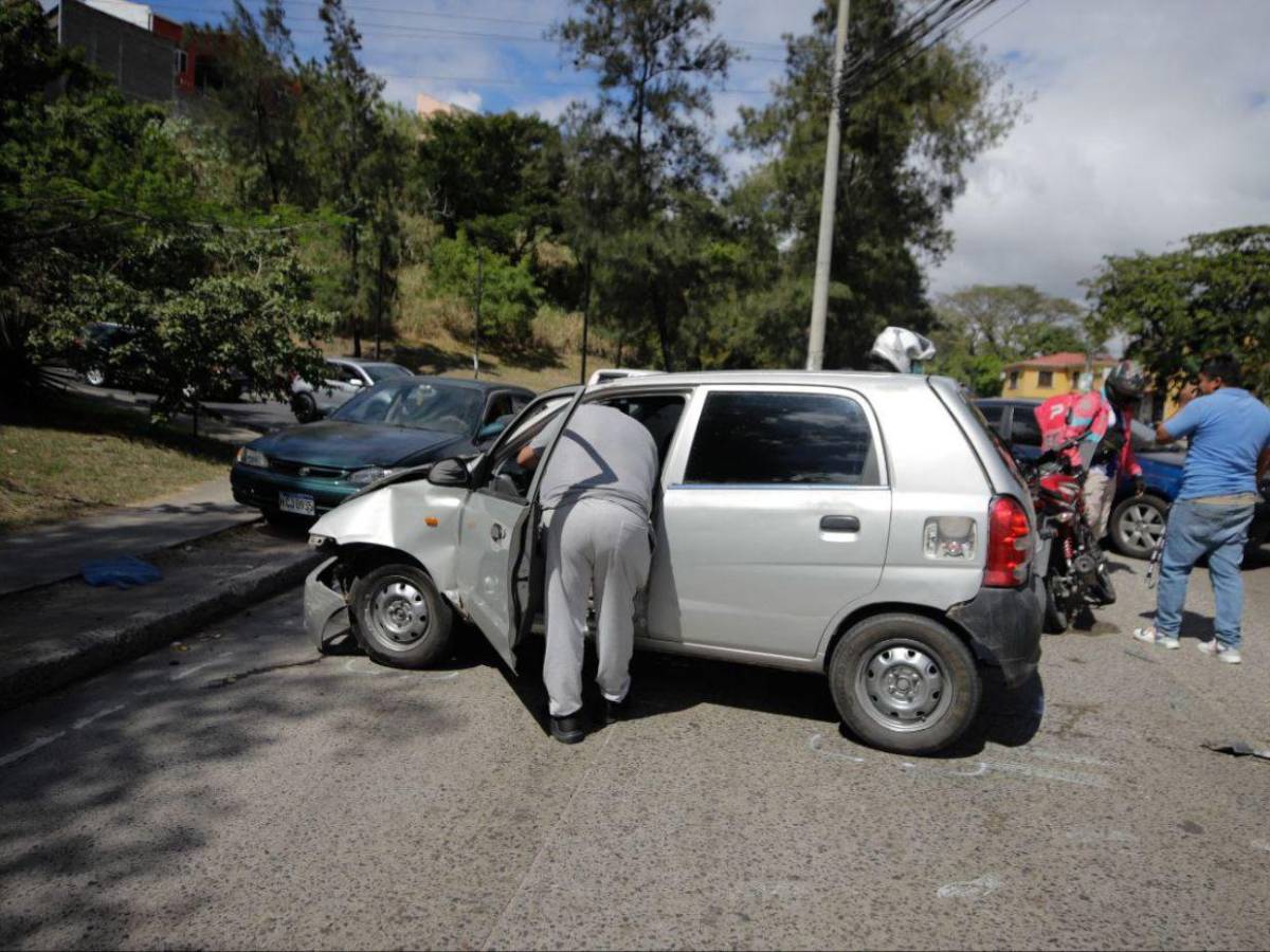 Herido de gravedad: Joven repartidor es embestido por un turismo en Loarque