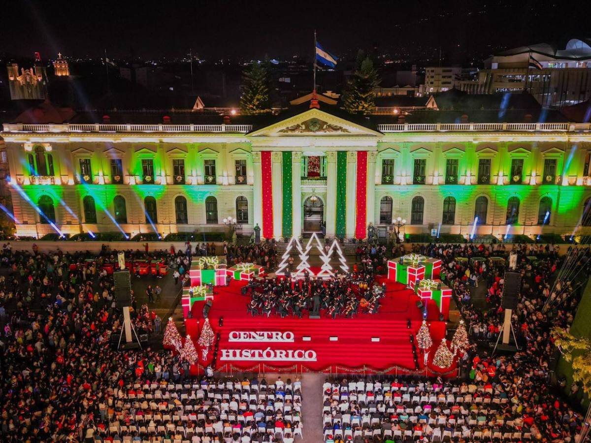 Así luce la Villa Navideña 2025 de El Salvador, la más grande de la región