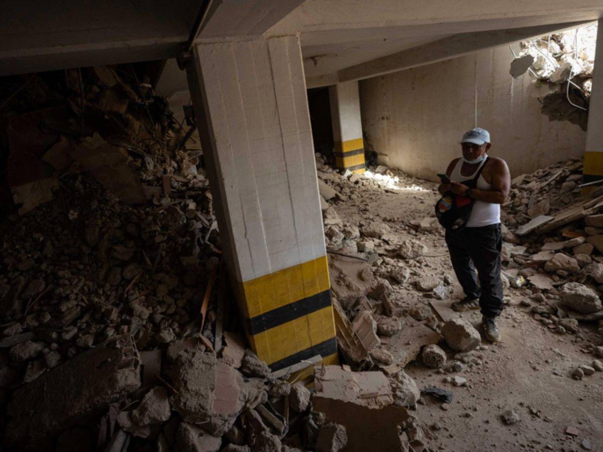 Venezuela conmemora su independencia entre muertos, desaparecidos y destrucción