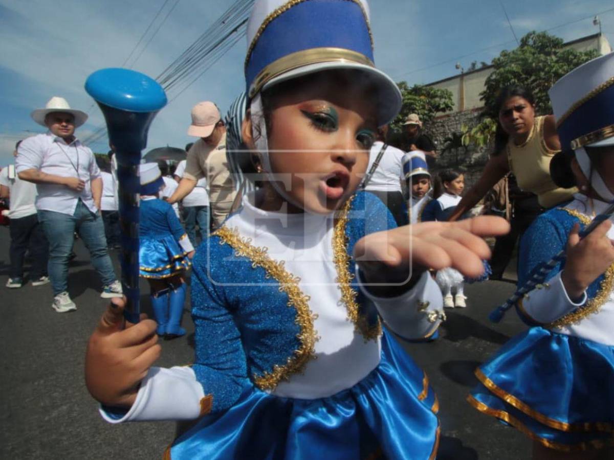 Color, música y acrobacias marcan los desfiles patrios de prebásica en Tegucigalpa