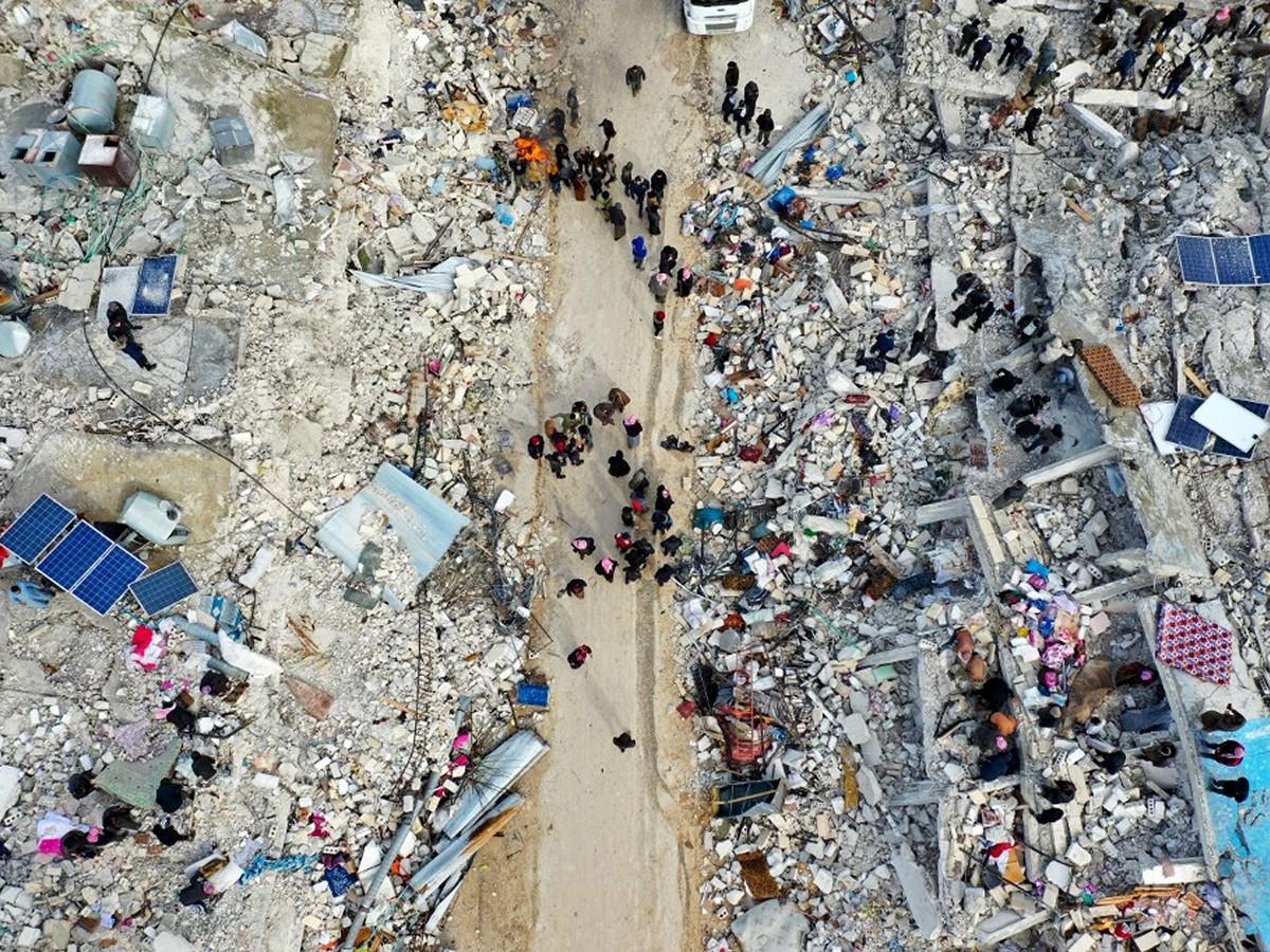 Aumenta a más de 3,600 los muertos por sismo en Turquía y Siria