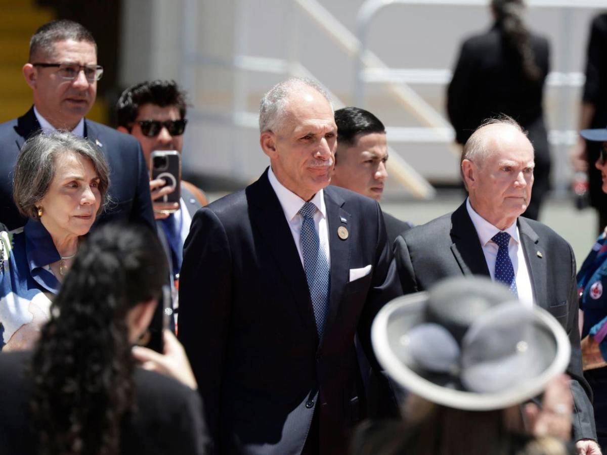 En fotos: así fue la investidura de Laura Fernández, la nueva presidenta de Costa Rica