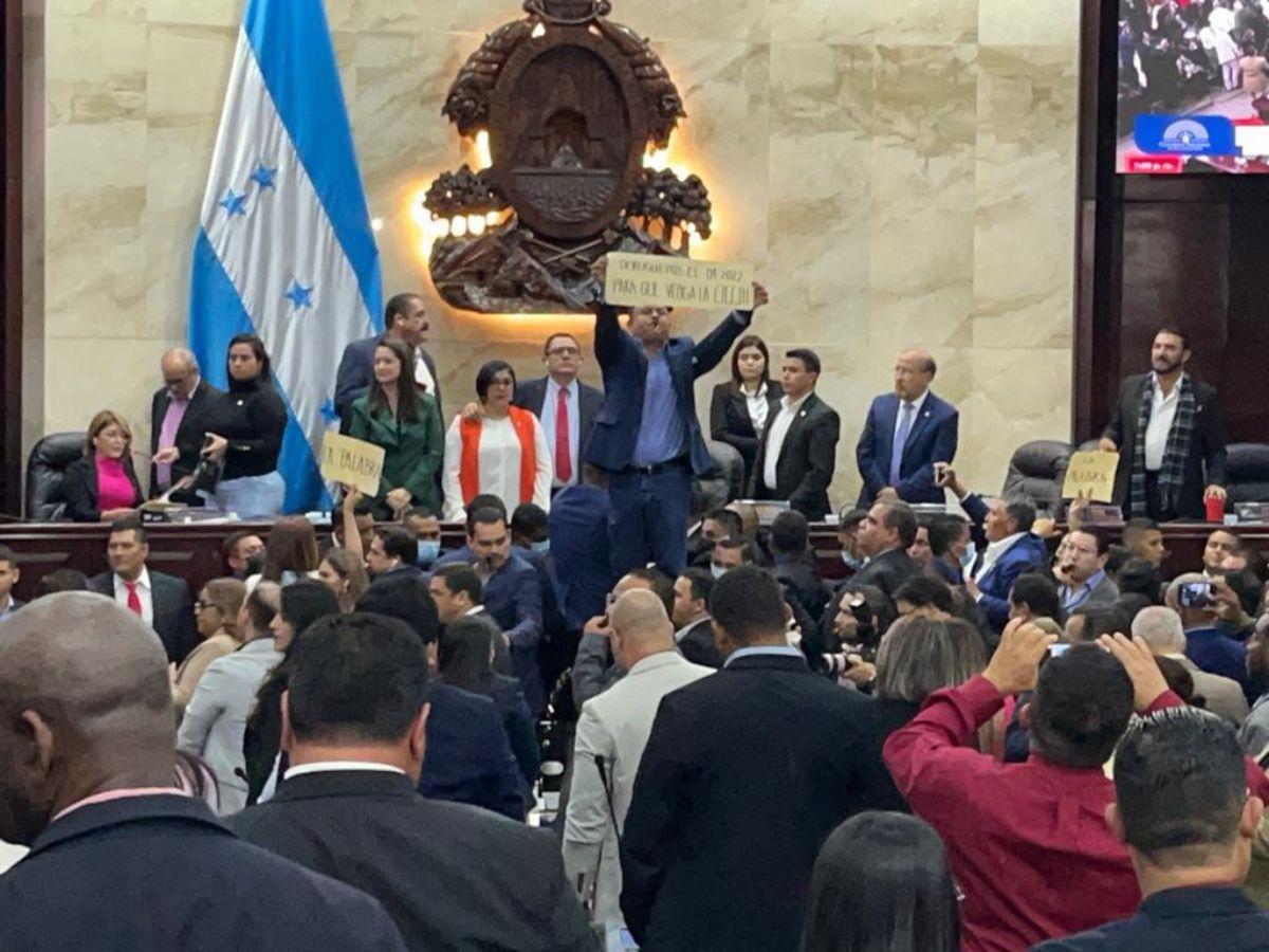 “Libre quiere desaparecer al PL y debilitar al PN”, denuncian diputados