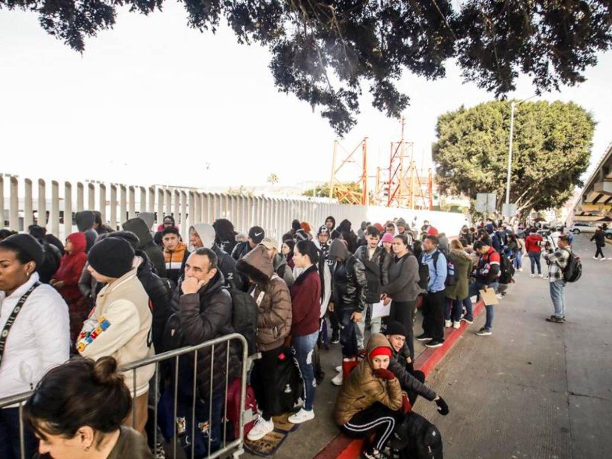 Primeros inmigrantes retornados en Tijuana fueron detenidos por redadas de Biden