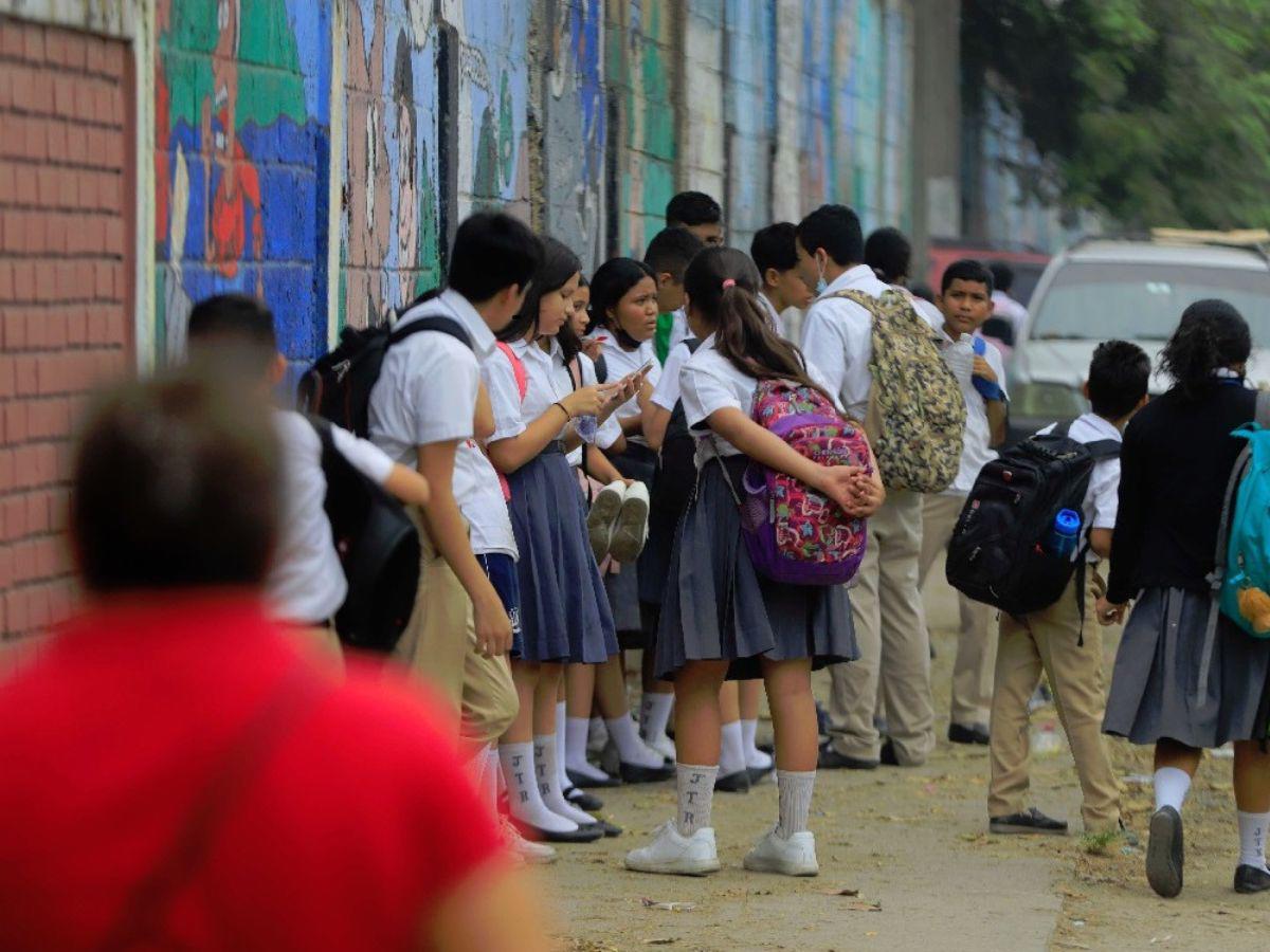 En el olvido uso de la mascarilla en los centros educativos de Honduras