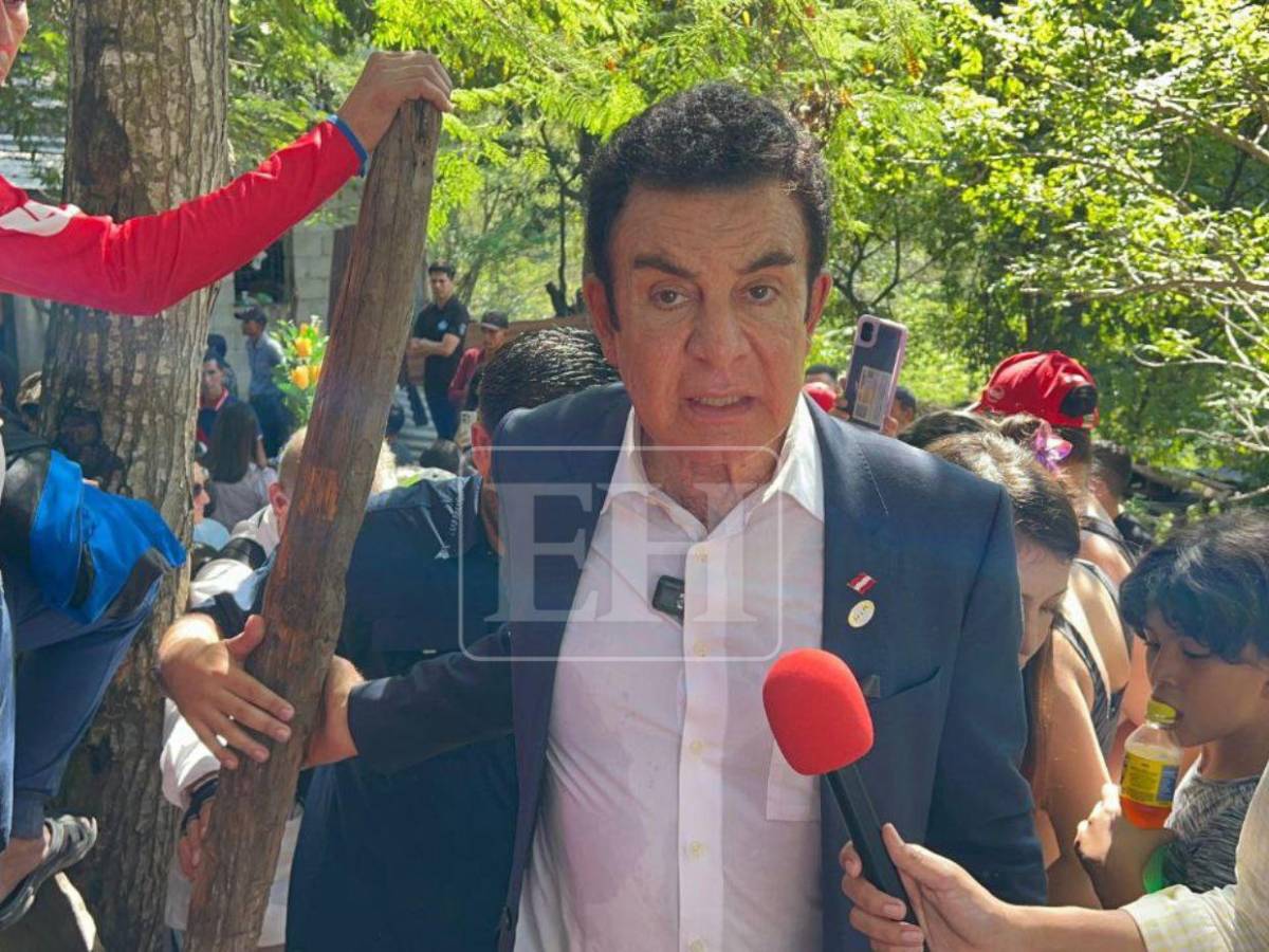 Ataúd tras ataúd: familias destrozadas se despiden de las víctimas del accidente en Santa Bárbara