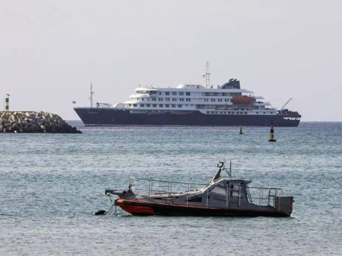Encerrados y rechazados por países: así viven pasajeros del crucero con brote de hantavirus