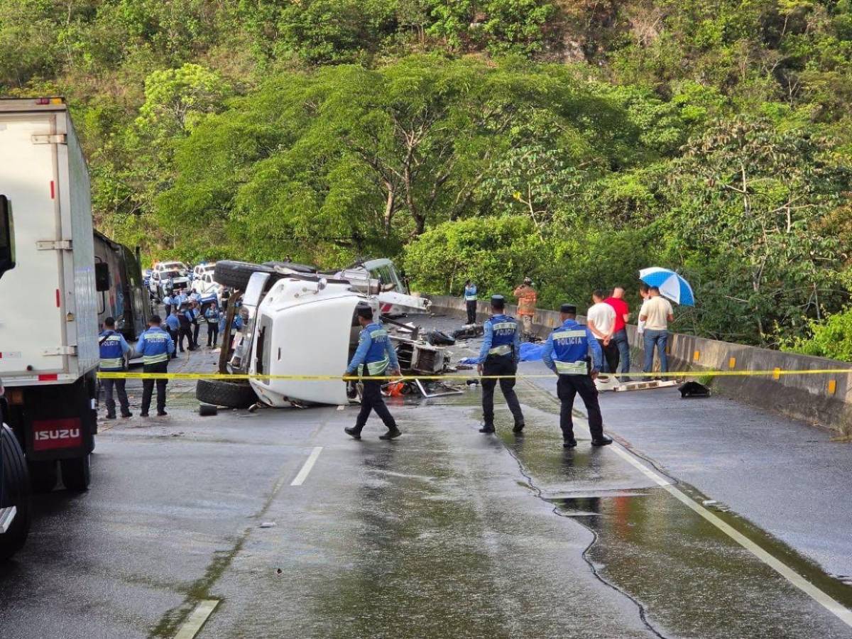 Estos son los beneficios que exigen para familias de policías fallecidos en El Rodeo, Comayagua