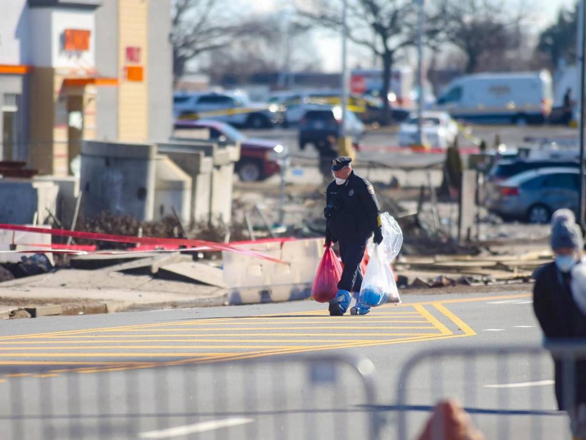Tragedia aérea en Filadelfia: Seis mexicanos muertos, viviendas y carros destruidos