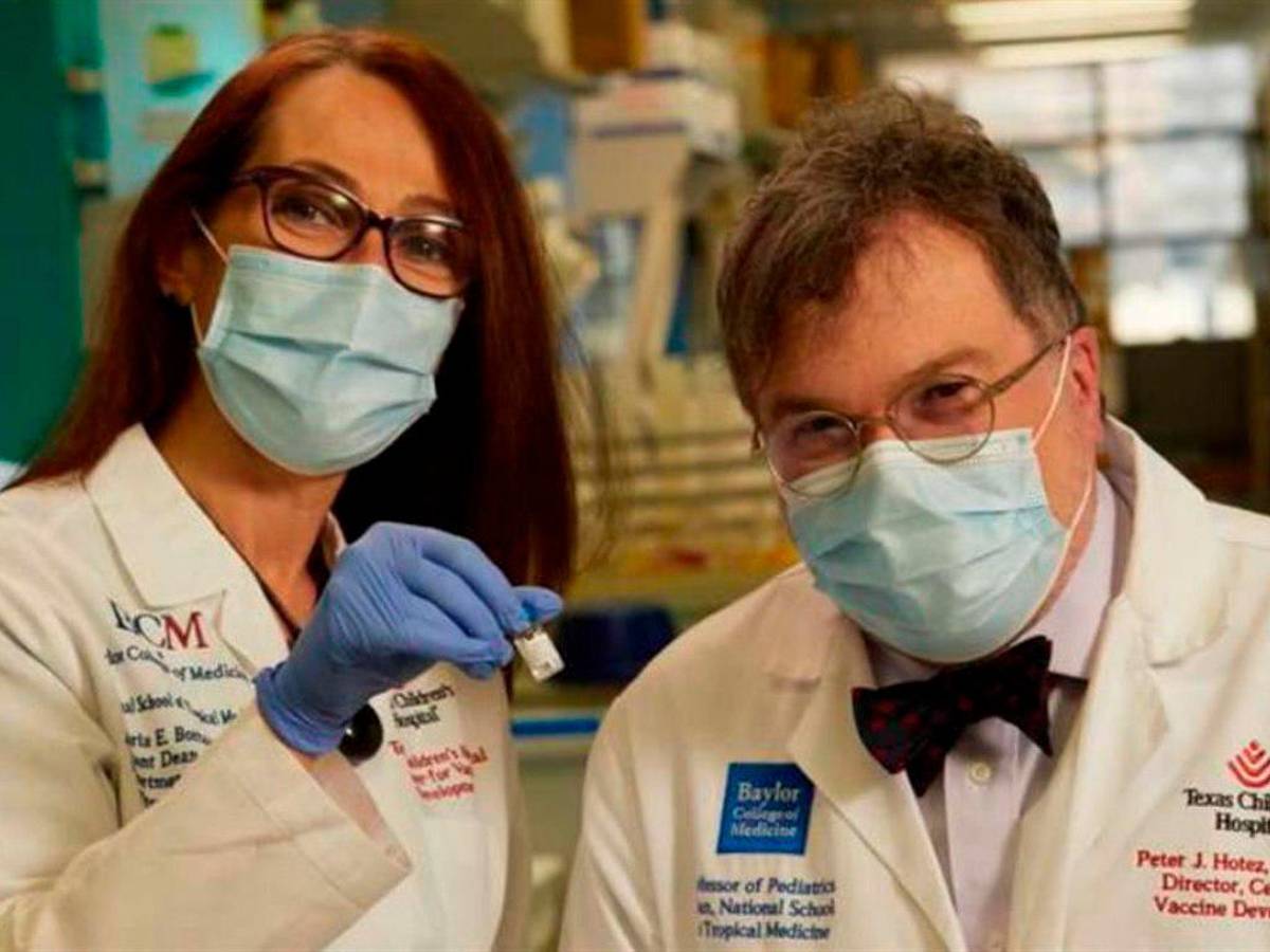 María Elena es la mayor de tres hermanos. No hay ningún científico en su familia. Su hermano trabaja en el ámbito empresarial de la salud.