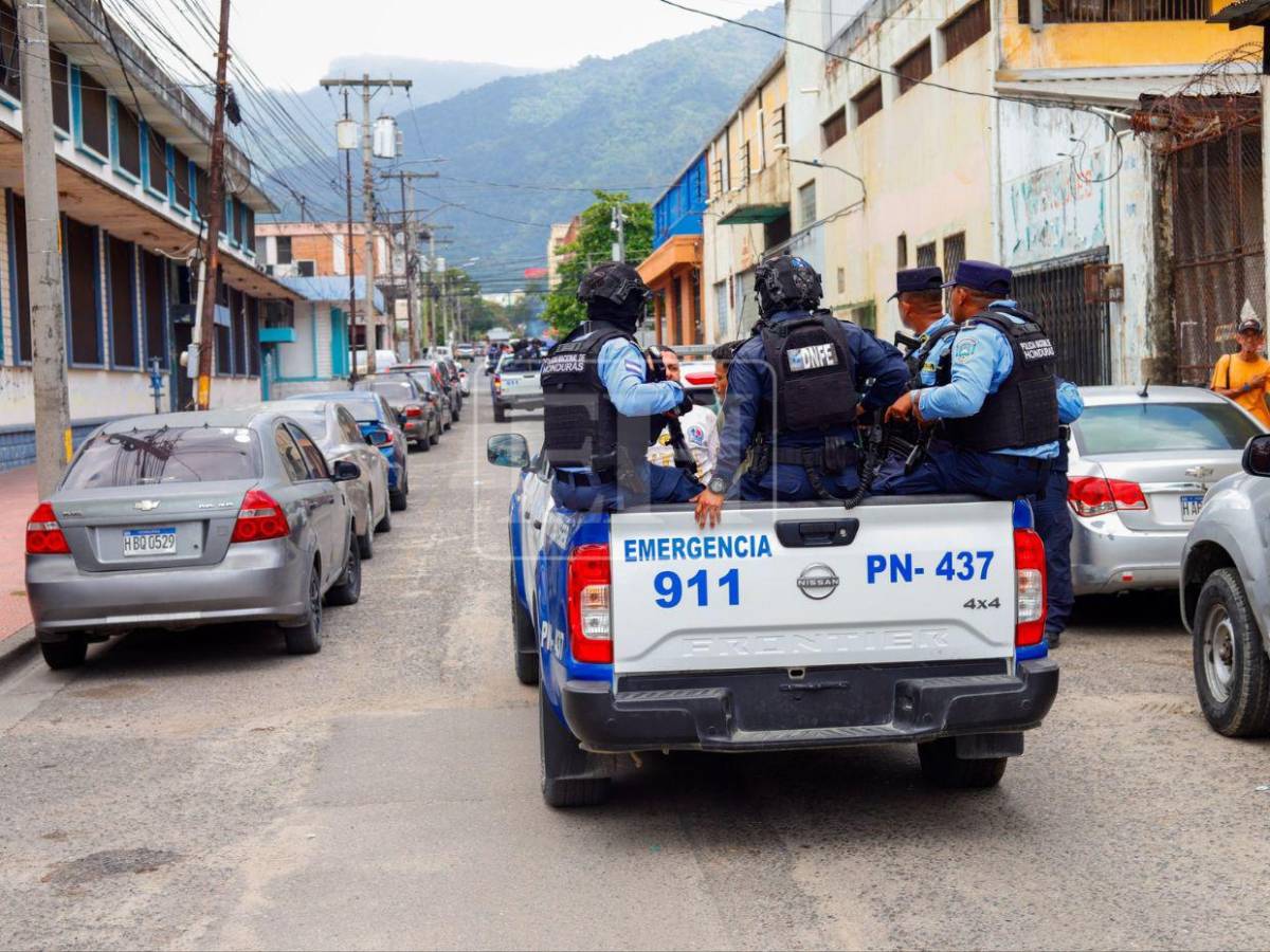 Trasladan a cárcel de máxima seguridad a 6 presuntos pandilleros capturados en San Pedro Sula