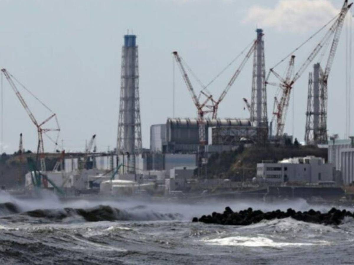 Japón aprueba verter agua contaminada de la planta Fukushima al océano