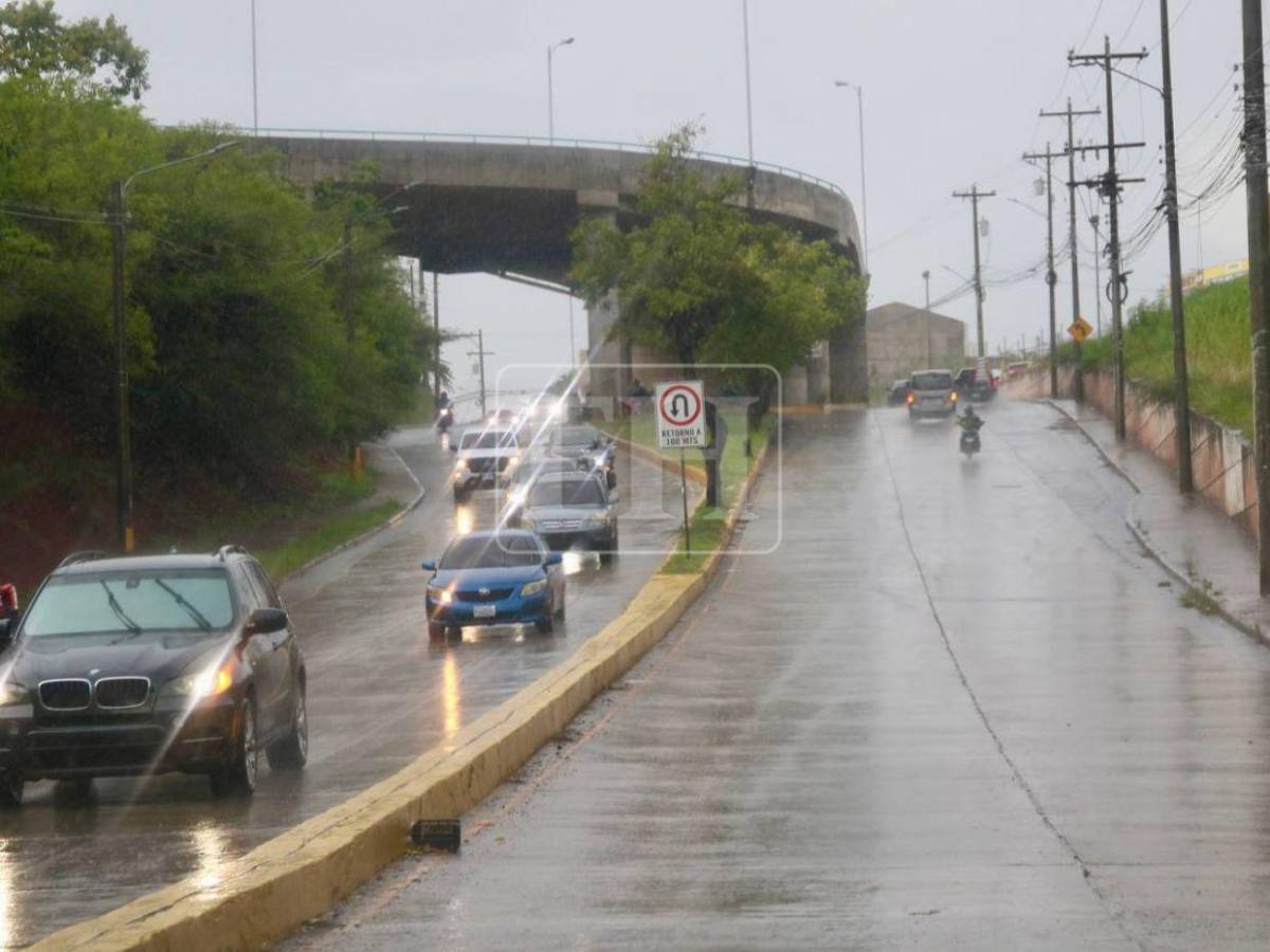 Lluvias con acumulados de hasta 30 milímetros: ¿dónde lloverá más este martes por vaguada?