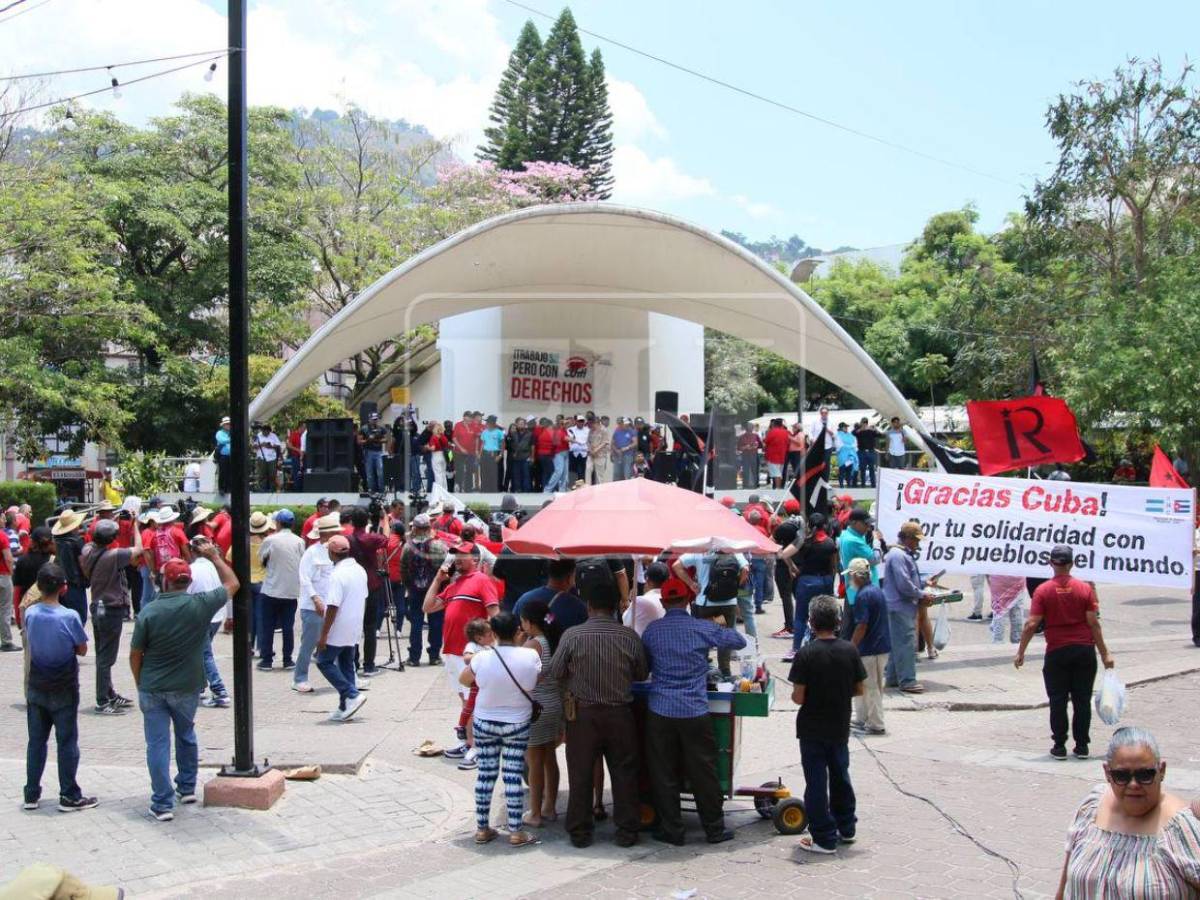 Marcha del 1 de mayo concluye con exigencias de reformas legales y electorales en la capital