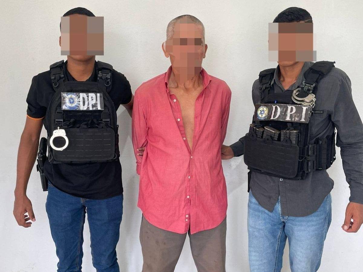 Quemaba y dejaba sin comer a sus perros: capturan a hombre por maltrato animal en Colón