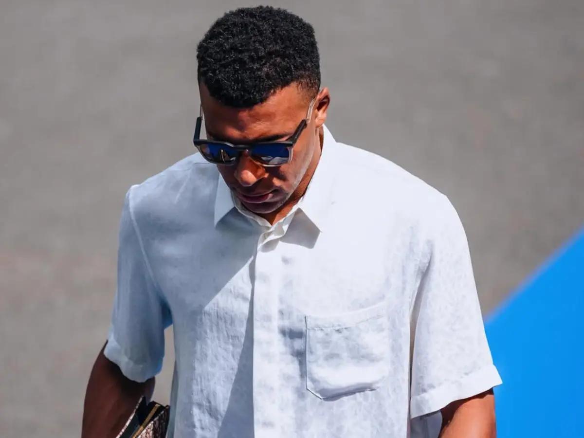 Mbappé toma decisión de finalizar contrato y está negociendo un nuevo acuerdo