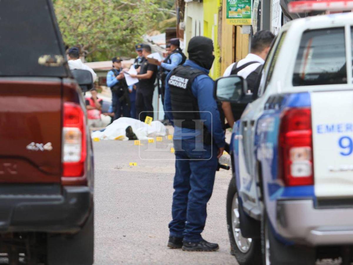 ¡Llena de casquillos! Así quedó la escena del crimen de una pareja en la colonia Estados Unidos