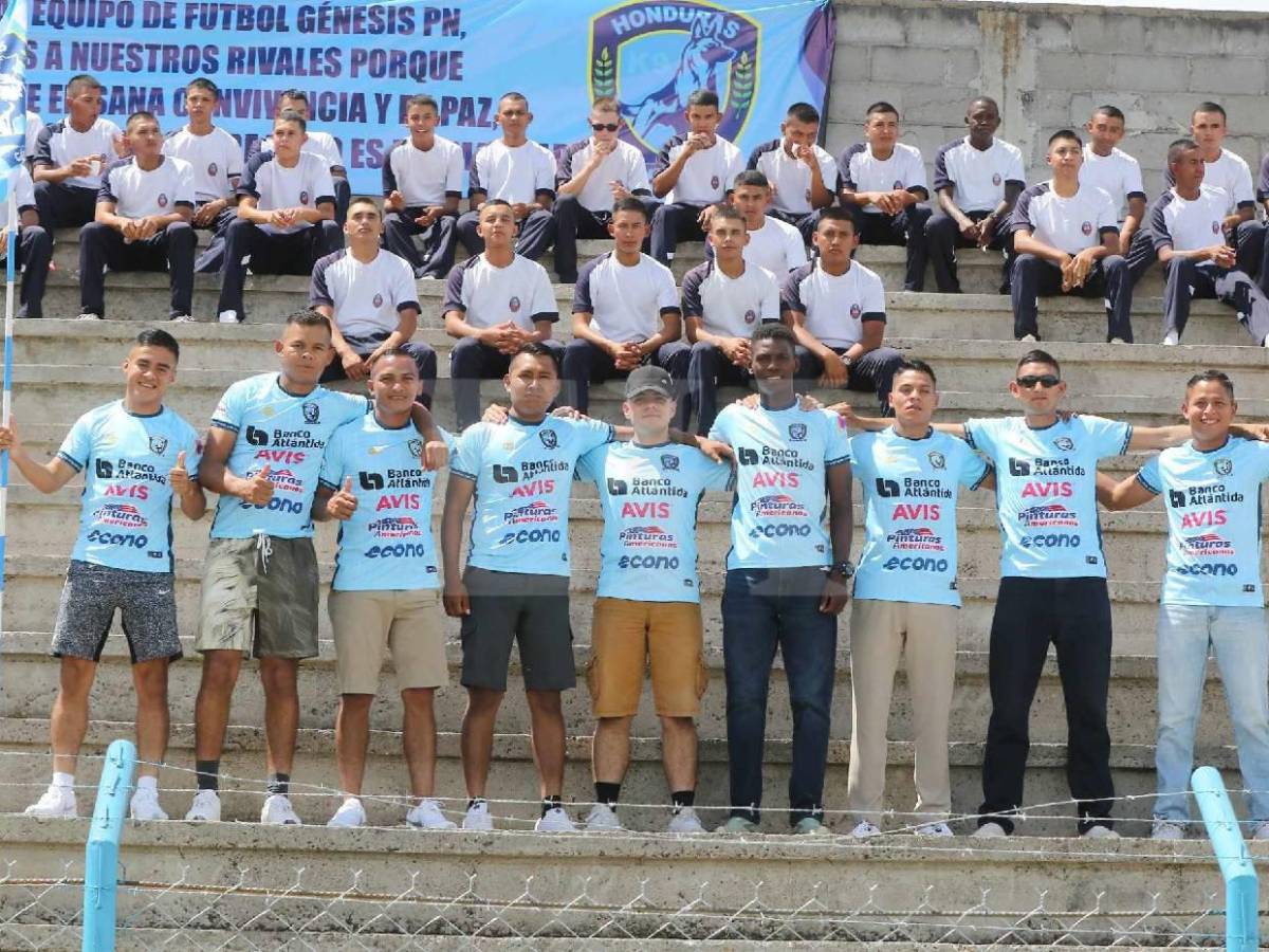 Linda chica sorprende, lo que hizo el Ministro de Seguridad e histórica llegada de Motagua a La Paz