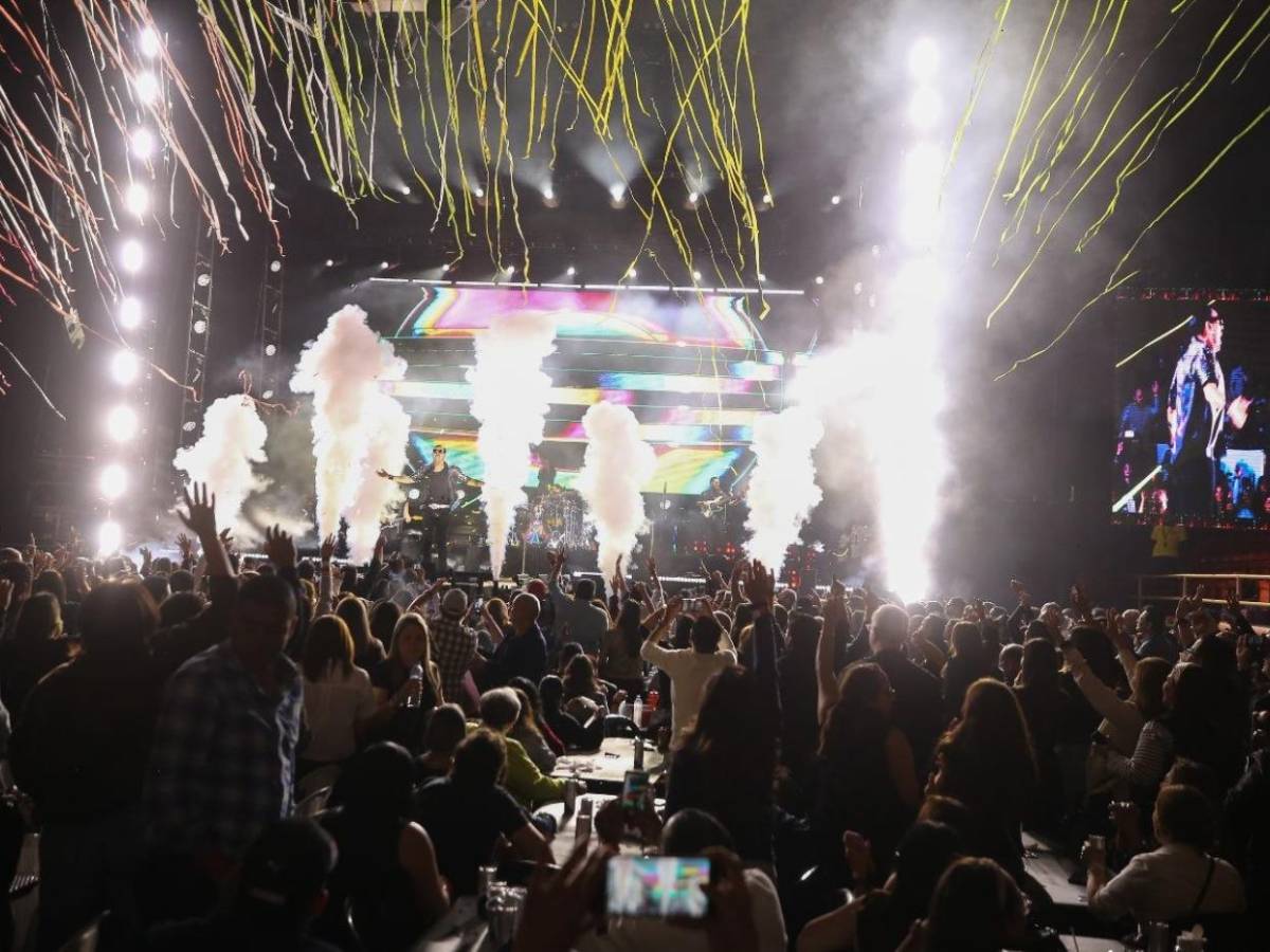 Matute llenó de nostalgia Tegucigalpa con su Disco Stereo Tour