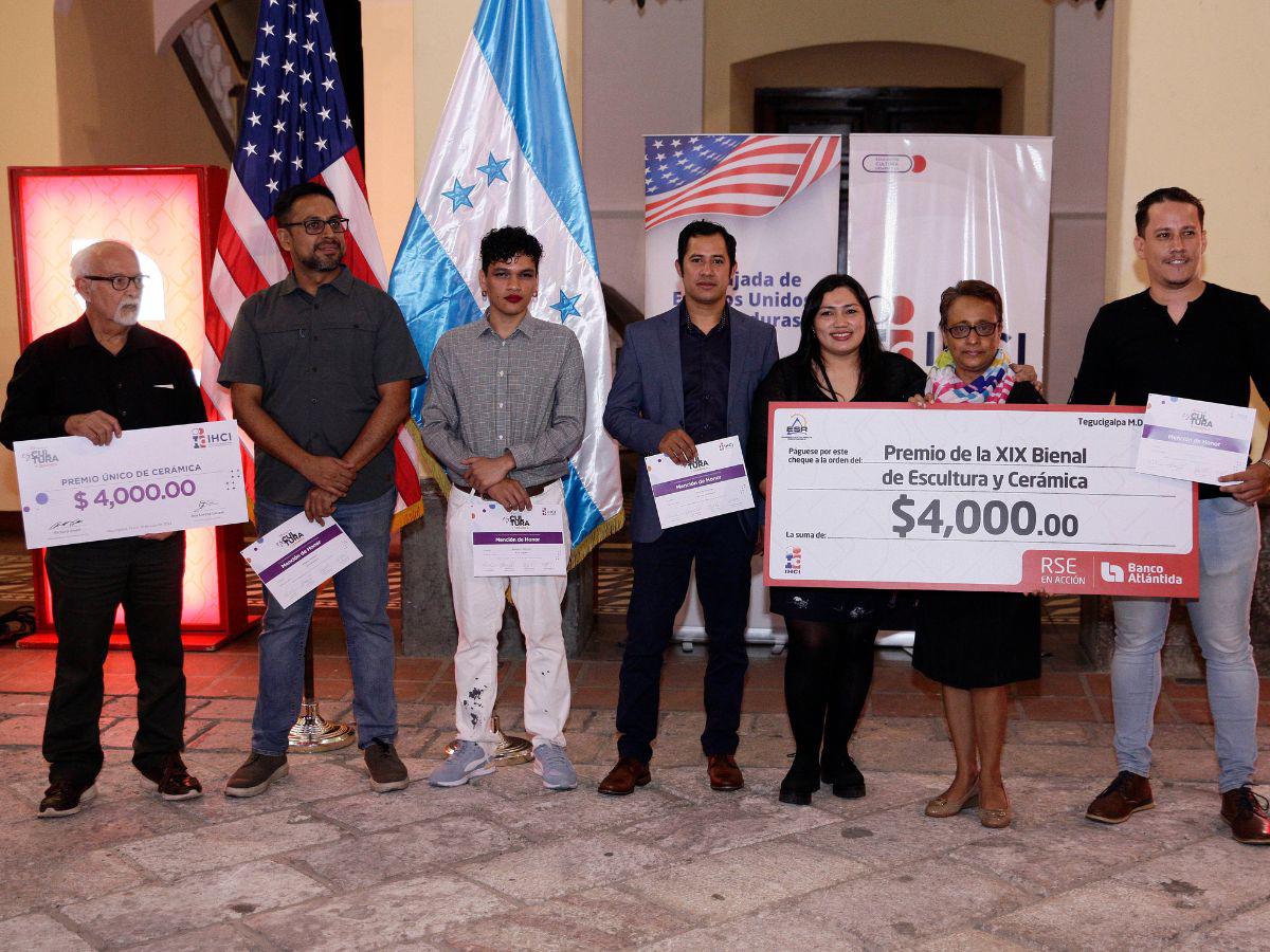 Raquel Sauceda y Pastor Sabillón, premios de la XIX Bienal de Escultura y Cerámica del IHCI