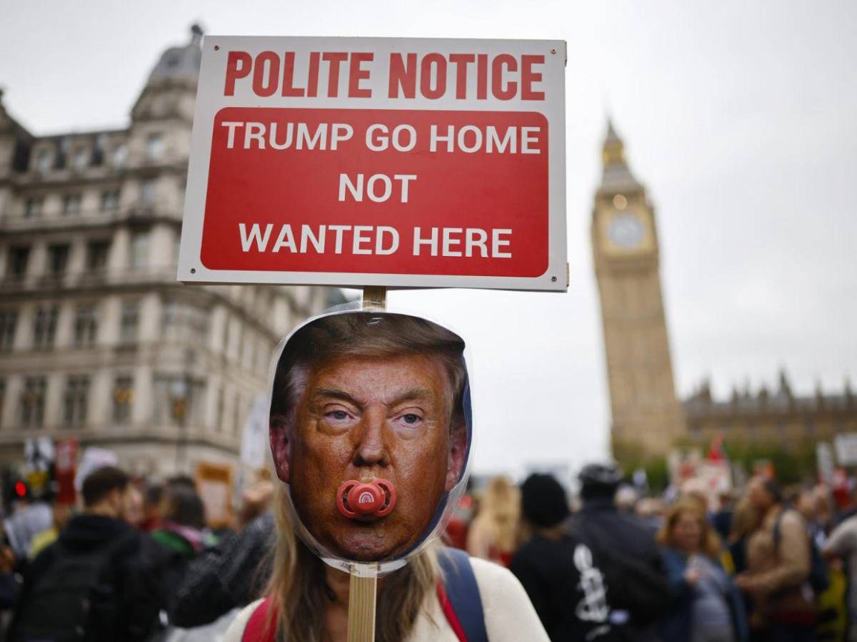 Miles se manifiestan en Londres mientras Carlos III agasaja a Trump en Windsor