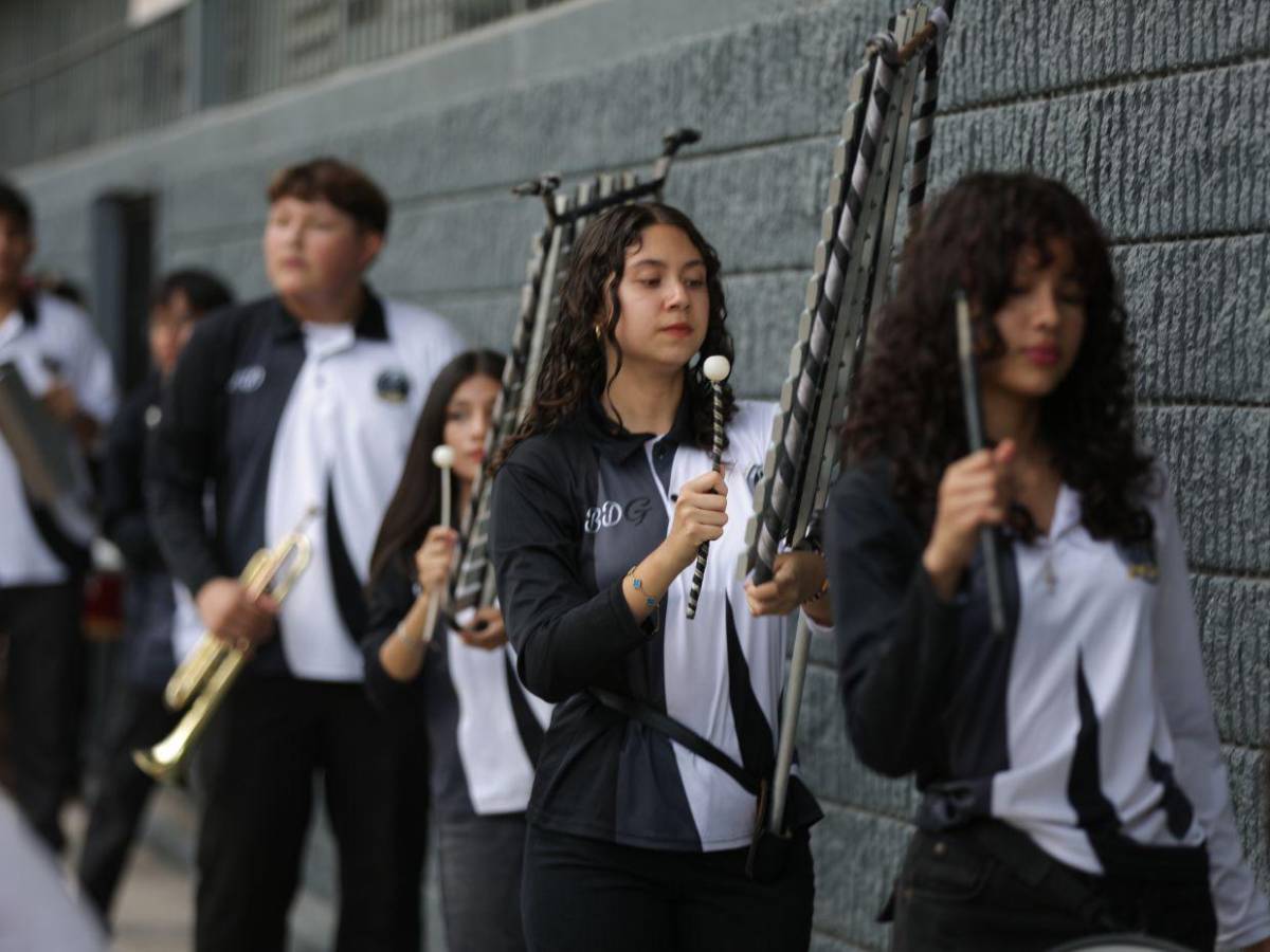 Con casi 60 integrantes, banda de guerra del ICVC dará espectacular show en desfiles
