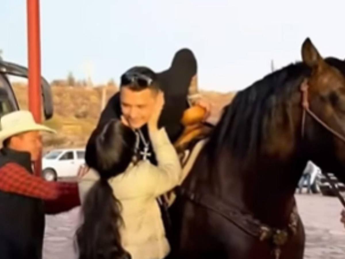 Ángela Aguilar sorprende a Christian Nodal con un lujoso regalo de cumpleaños