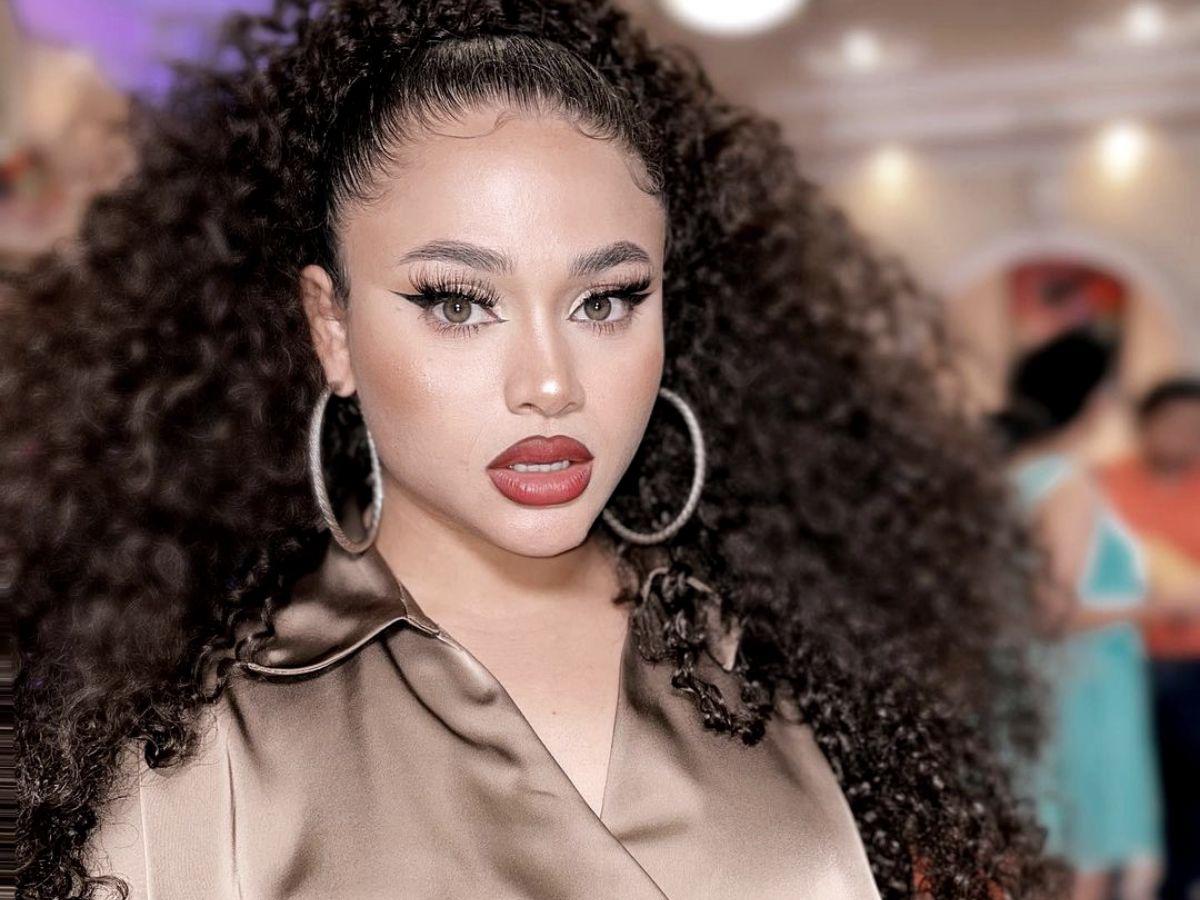 Cesia Sáenz firma con Sony Music México