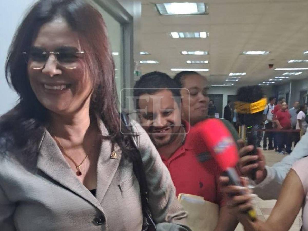 Es inocente: Rixi Moncada defiende a Melvin Cevallos en su audiencia inicial