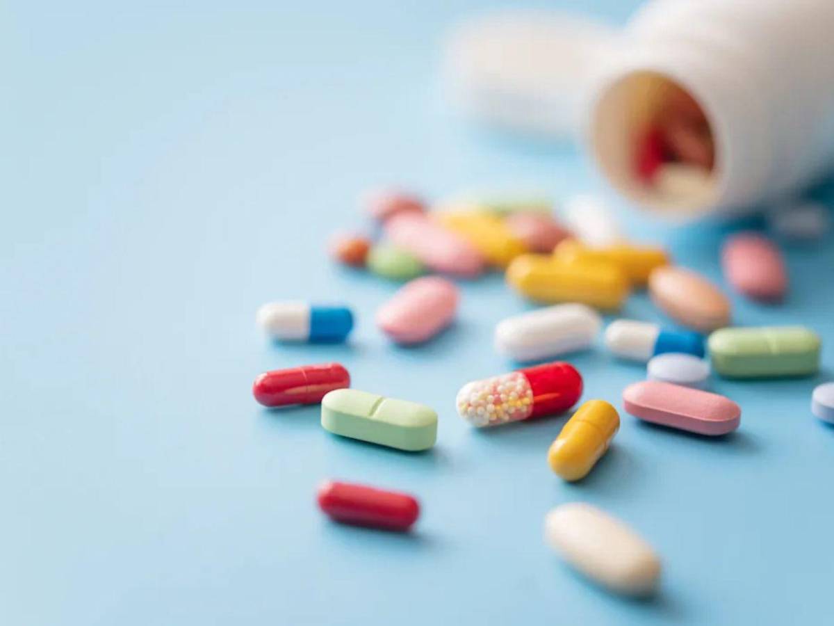 Cae red que enviaba mortal opioide desde China para fabricar pastillas en EE UU