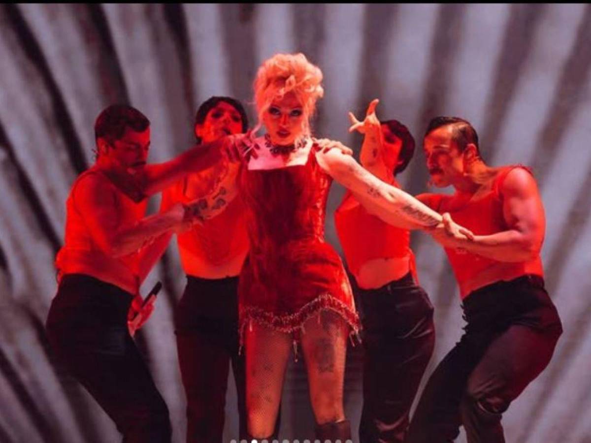 Mon Laferte lista hoy para su cita Femme Fatale Tour en Tegucigalpa